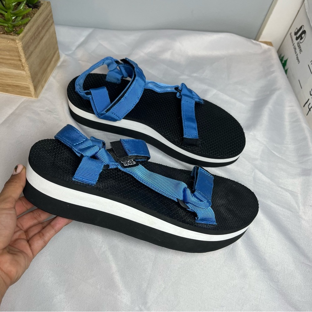 Teva Universal Platform Flatform Sandals Blue Siz… - image 3